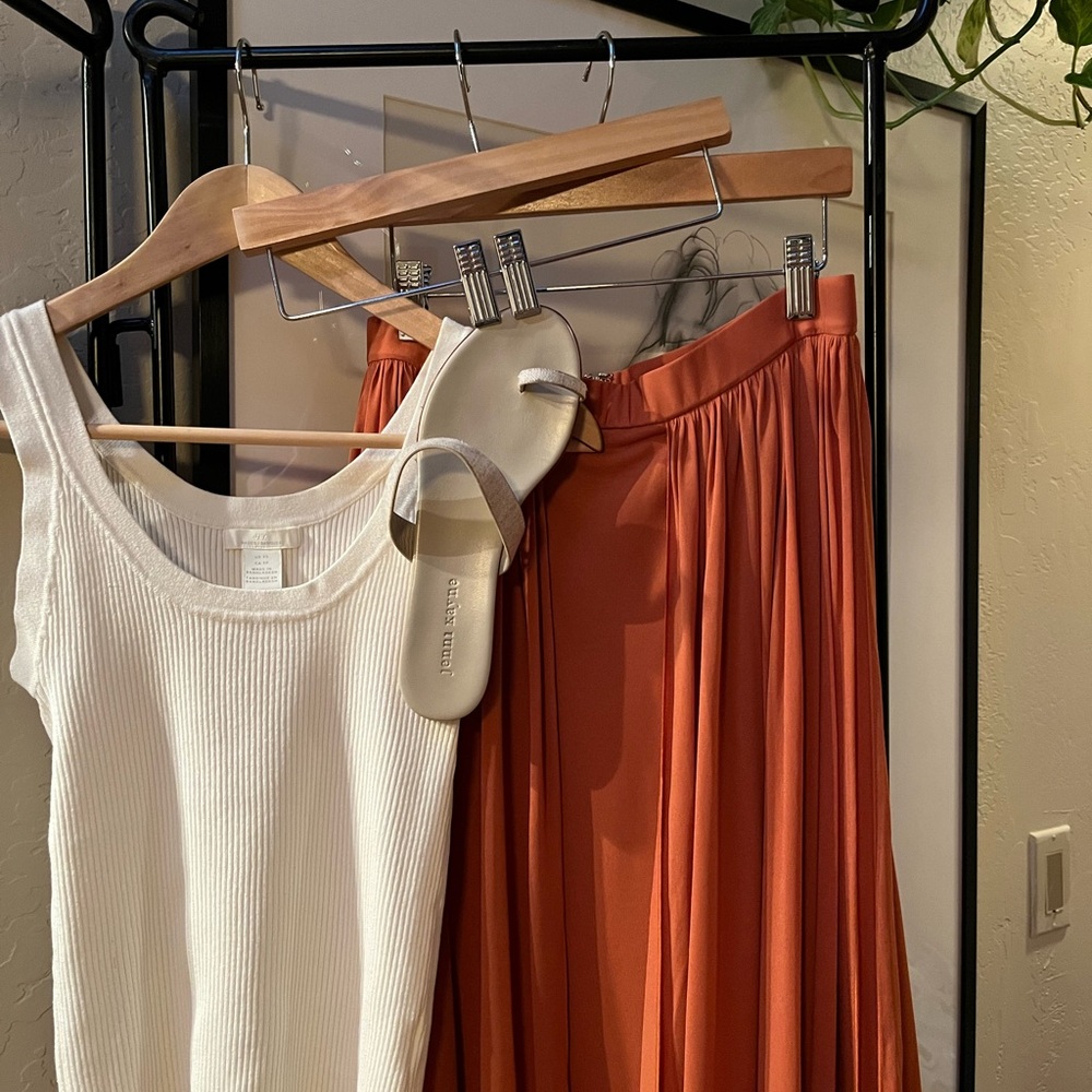 MaxMara Pleated Maxi Skirt, Tank and Sandals full outfit